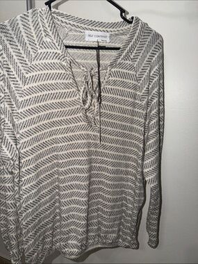 Self Contrast Cream & Gray Lace-Up V-Neck Sweater